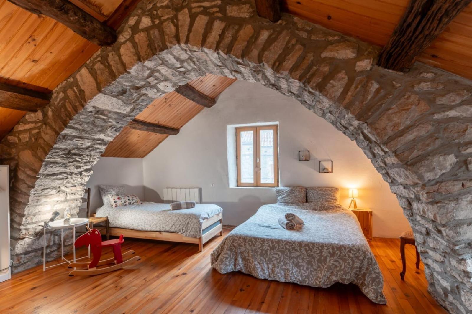 Maison De Village Au Coeur Des Remparts Sainte-Eulalie-de-Cernon Eksteriør bilde